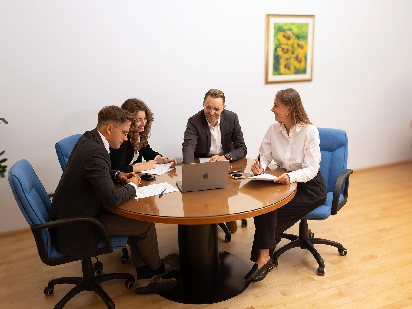 La sala riunioni della sede operativa di Slovenia Consulting a Nova Gorica durante una consulenza
